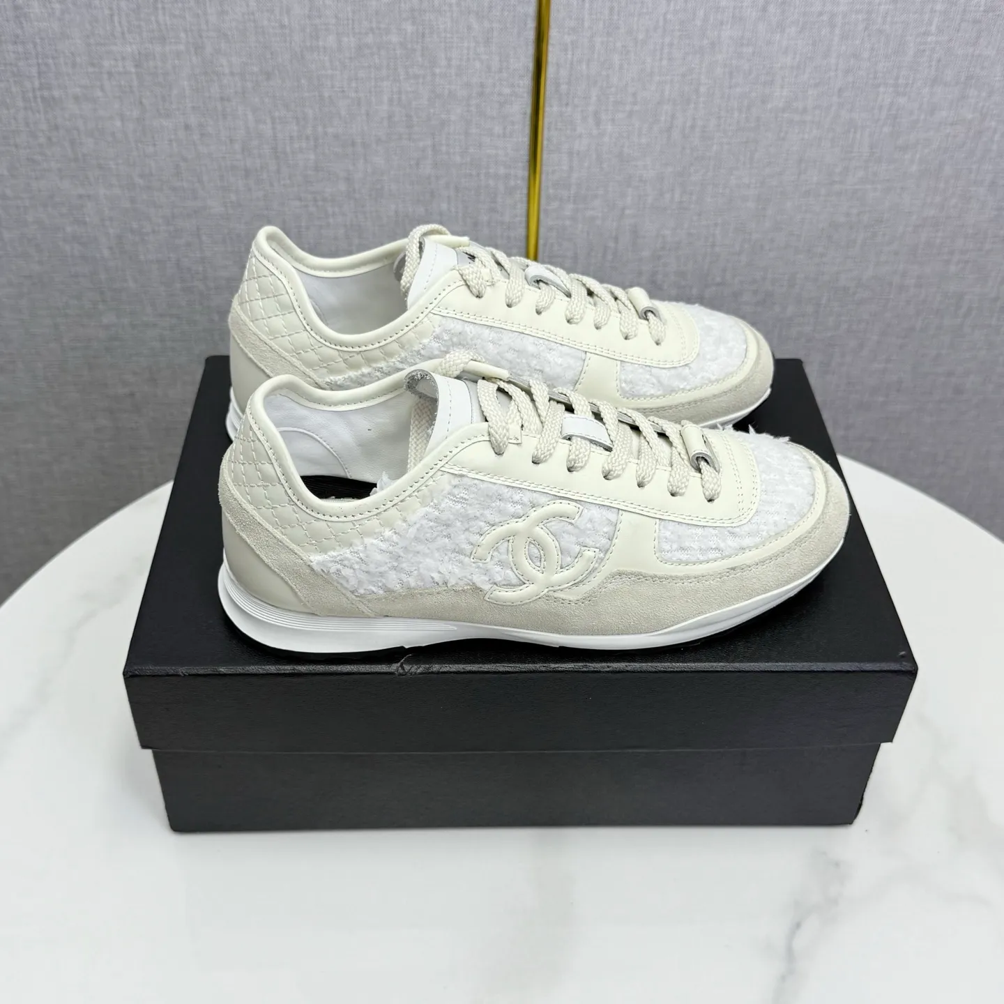 👟👟Ex-factory price 560👟👟Chanel Panda Shoes! 2025 counter's top casual sports shoes. This classic design; the upper is electro-embroidered with a variety of techniques; the outsole is fashionable and sporty; the unusual inclusion of a variety of color matching elements... The diversified mix and match is very good-looking and versatile, and can be used for leisure, fashion, sports, and outdoor... ꫛꫀꪝ Go➫ Materials: ❶Upper made of: original imported first-layer silk cowhide + original waterproof cloth + original first-layer cowhide ❷Inner lining: Original Yangli+wang ❸ Outsole based on: Original TPU combination outsole Counter boutique packaging complete set for women 35–41